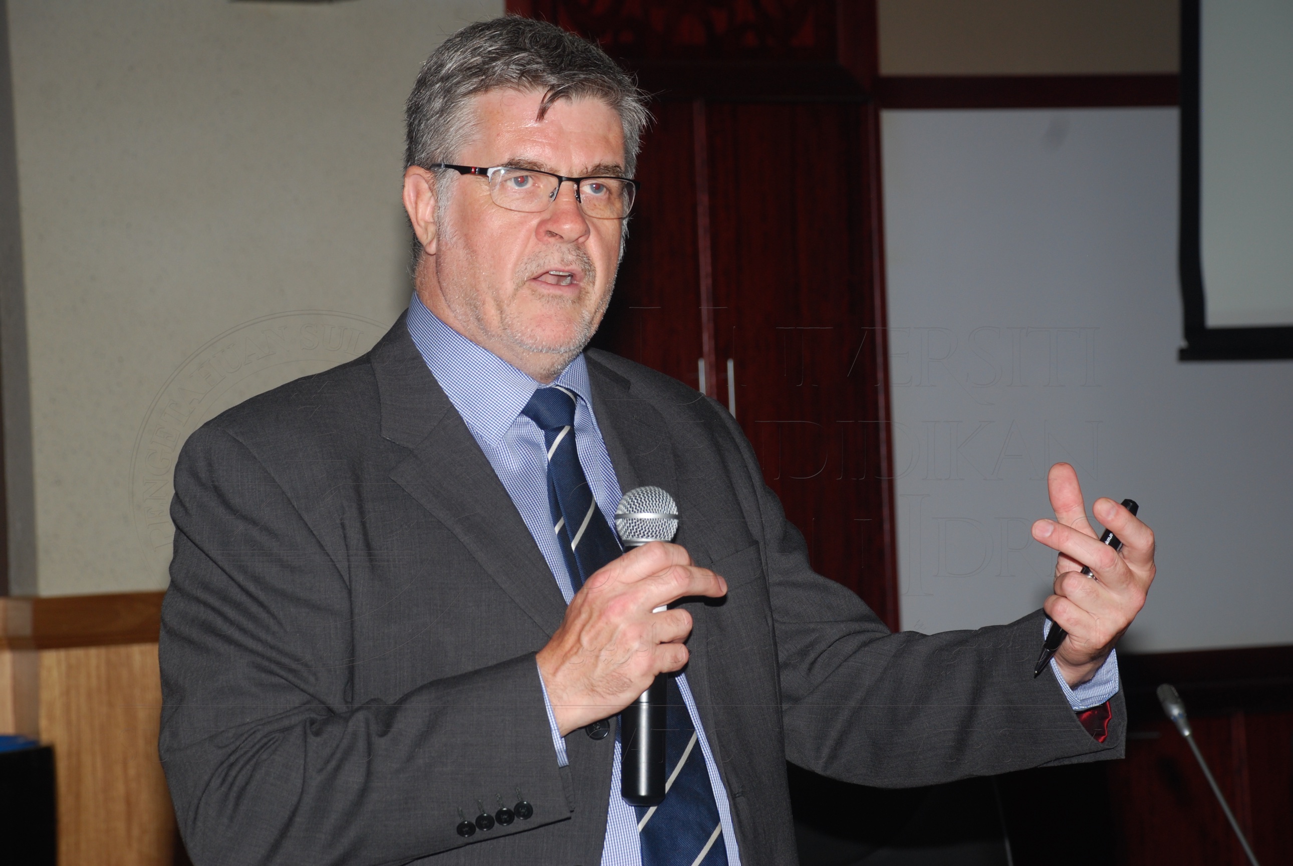 PRO15 134 LOI DSC 0680